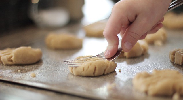 Healthy Holiday Cookie Tips Offer Big Flavor and Low Calories